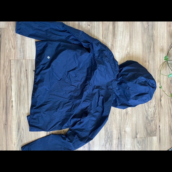 Lululemon running jacket - Picture 2 of 3